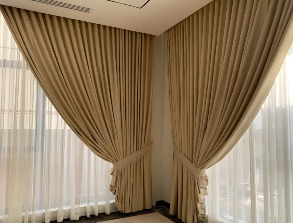 Curtains & Blinds in Dubai for Modern Villa