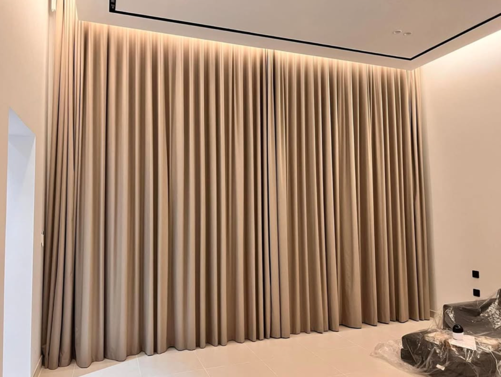 Blinds in Dubai for Modern Office