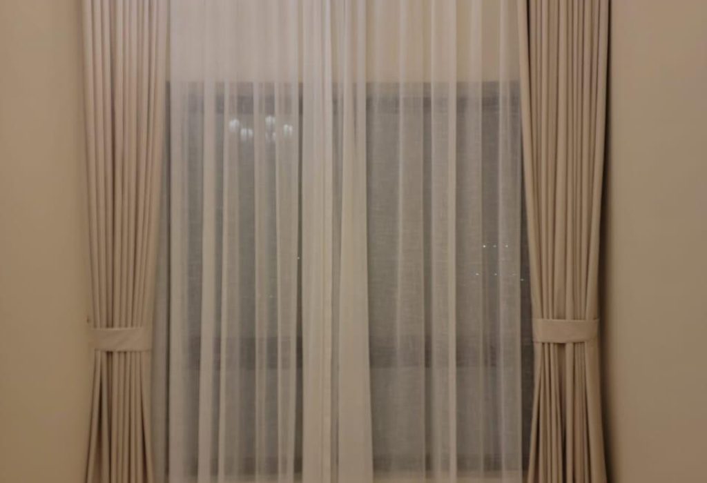 Bed Room Curtains